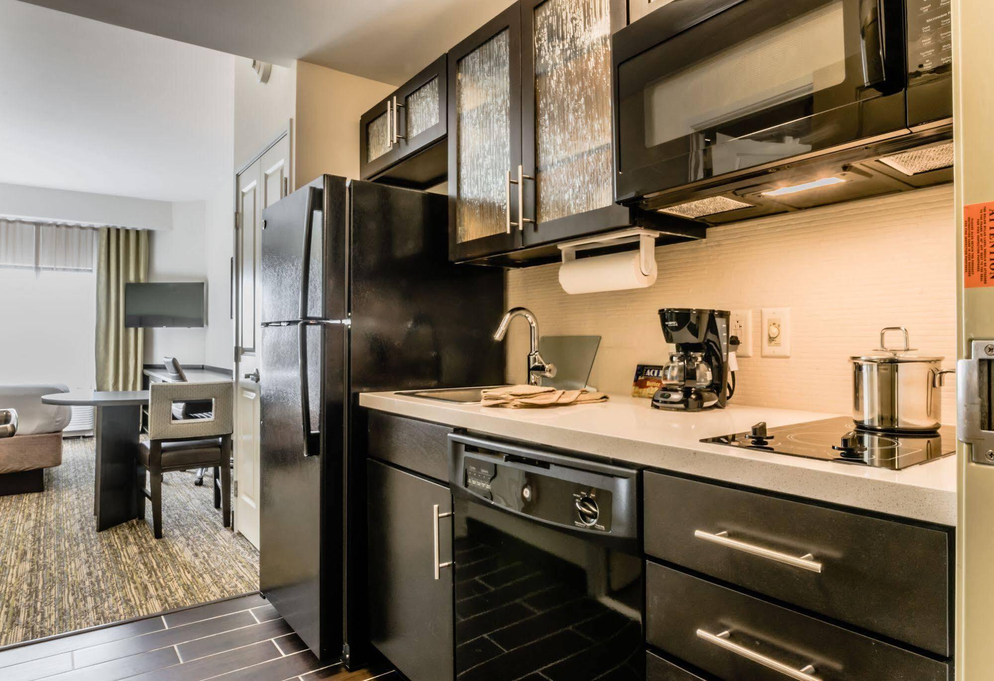Candlewood Suites - Hartford Downtown Eksteriør billede